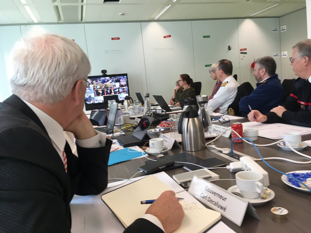 Provinciaal crisisoverleg met #gouverneur en federale overheid via videoconferentie aan de gang.  Daarna meer info.