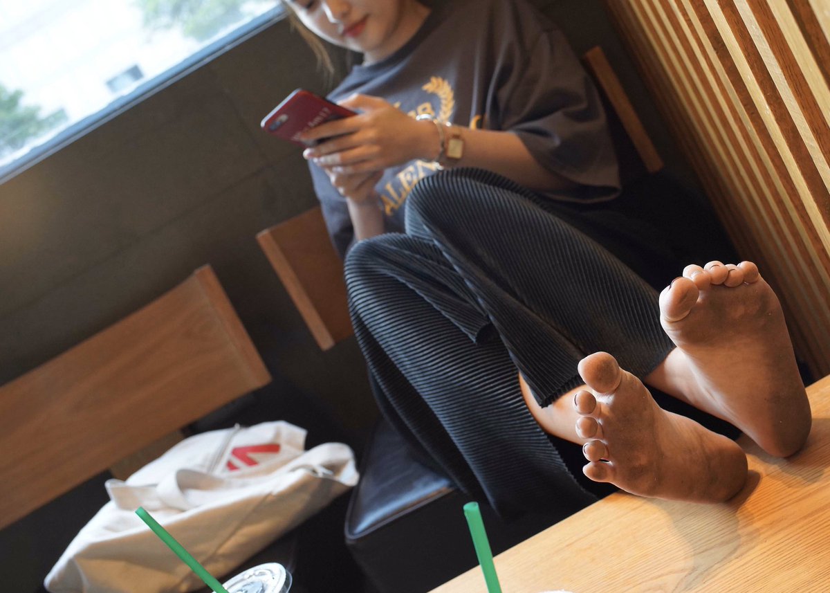 sockle5s's tweet photo. 足裏汚れてるー👣 https://t.co/khZSaSQlGM