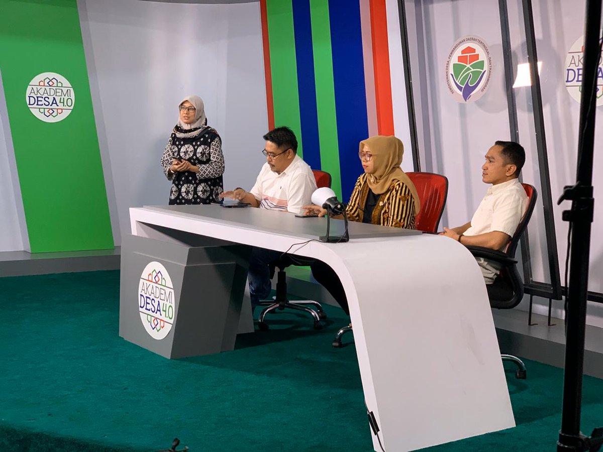 Reef_H_ID_3515's tweet photo. Yuk gaes.. ikuti #KuliahOnlineKemendesa dengan tema "Pentingnya Perencanaan Pembangunan Desa berbasis Data" bersama Pak Dir PMD @fachrilabalado

@halimiskandarnu 
@taufikmadjid71 
@anwsanusi 
@imansyukri 
@panji_pradana99 
@ahmadyanibs 
@AndryDewantoAh1 https://t.co/zBji0VIvzq