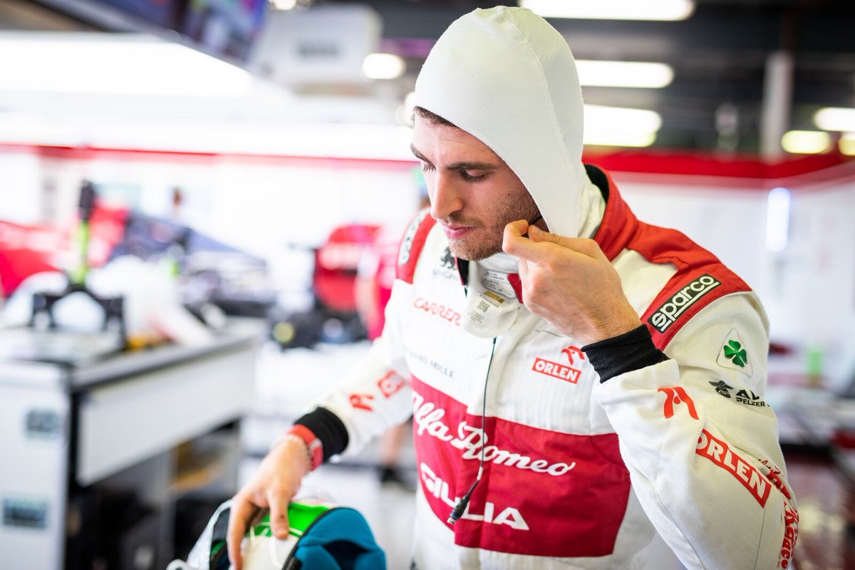 La salute viene prima di qualsiasi cosa.
Questo è il momento del coraggio, di uno un sport che corre a oltre 300 Km/h, ma che ha trovato il coraggio di fermarsi. Il coraggio di ognuno di noi nel saper aspettare, con impegno e responsabilità💙🙏
#restiamoacasa #AG99 #F1