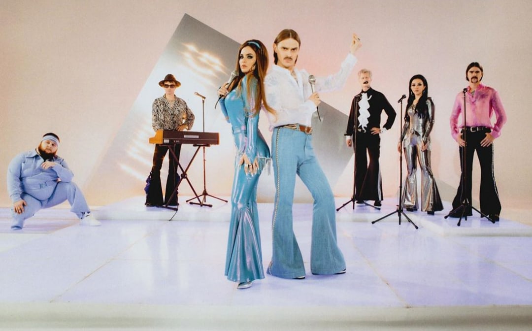 Группа little big 2021. Уно дос трес. Клип уно дос трес. Клип уно дос трес. Uno dos tres я достану свинорез.