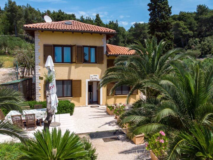 CroaziaInfo's tweet image. Villa vicino al mare a Lussino - Roberto A buff.ly/2OZ9X0k
Qualche idea per la vacanza in Croazia 7/10