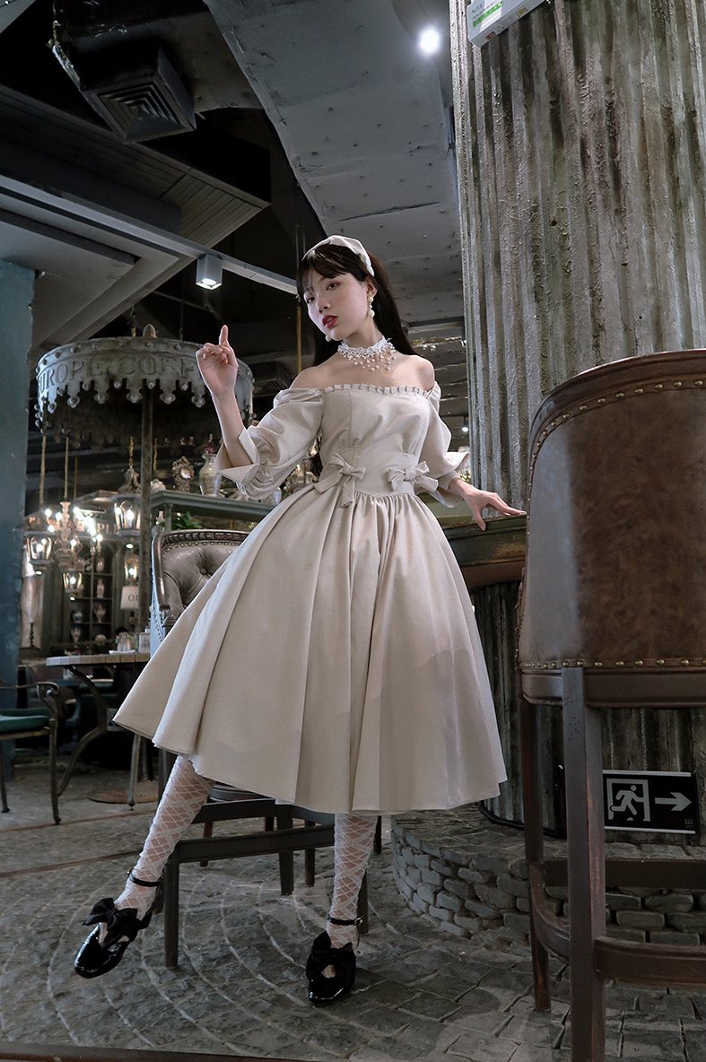 Girlism少女主義 Bijou Manor ワンピース 好評ご予約受付中 オードリー ヘプバーンをイメージした麗しの ワンピース つい回ってみたくなる乙女の憧れが詰まった１着です 価格 12 980 T Co Jxm4uulqrl ご予約は 3 18まで 公式