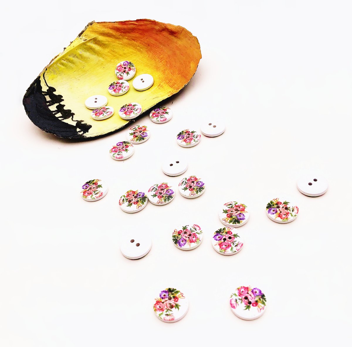 smartendiy's tweet image. Wooden Decorative Button

Wooden buttons with printing of flowers will excel on clothes and accessories.Buttons are packed in the bag. We don't recommend to wash them.

smartendiy.com/oem-odm-servic…
#woodenbuttons
#decorativebutton
#diycrafts