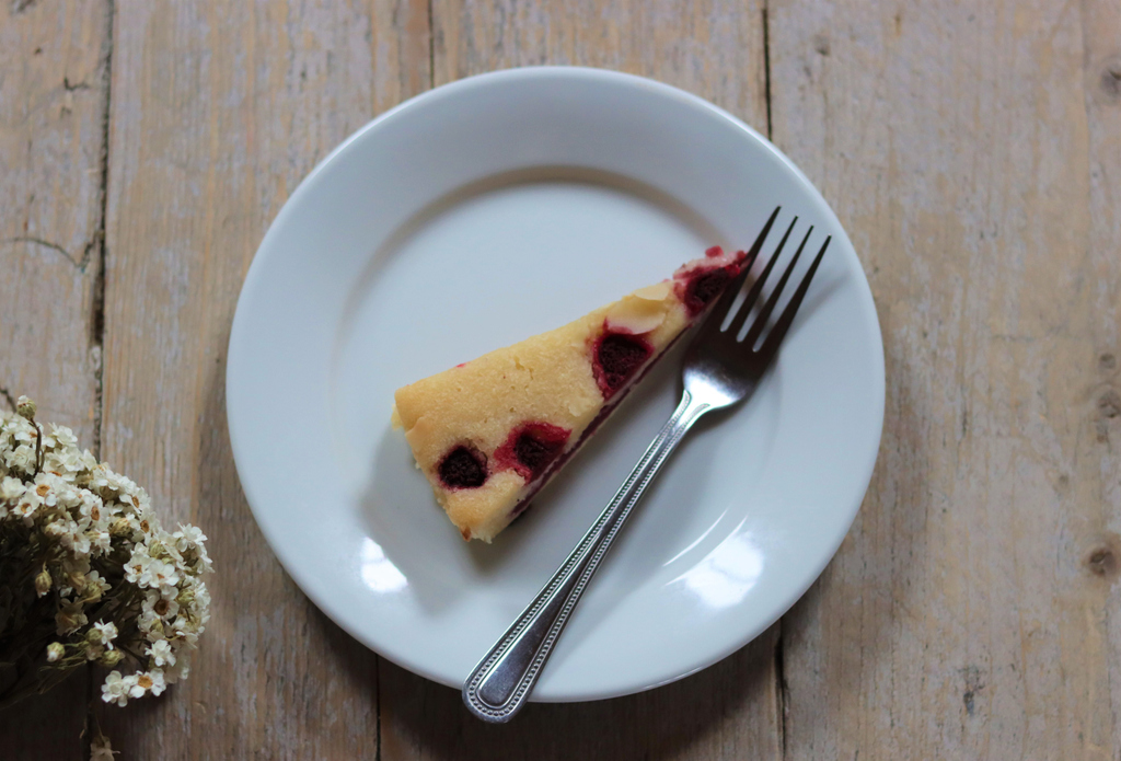 Our raspberry frangipane tart is a firm favourite here at De Koffie Pot. Perfect with a cup of our James' Gourmet coffee or  pot of Trumper's loose-leaf tea ♥️

Visit our website: herefordleftbank.com

#frangipane #cake #dekoffiepot #herefordindependent #riverside #riverwye