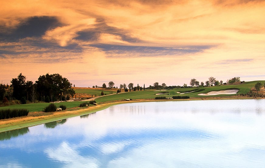 FaldoDesign's tweet photo. In 2008, #FaldoDesign were tasked in designing @Bella_Collina Golf Course in Orlando, Florida at the heart of an idyllic community. The course stretches over 7,500 yards and offers stunning views across the community's two large lakes #StrategyAndMemorability https://t.co/lEISxaJJke