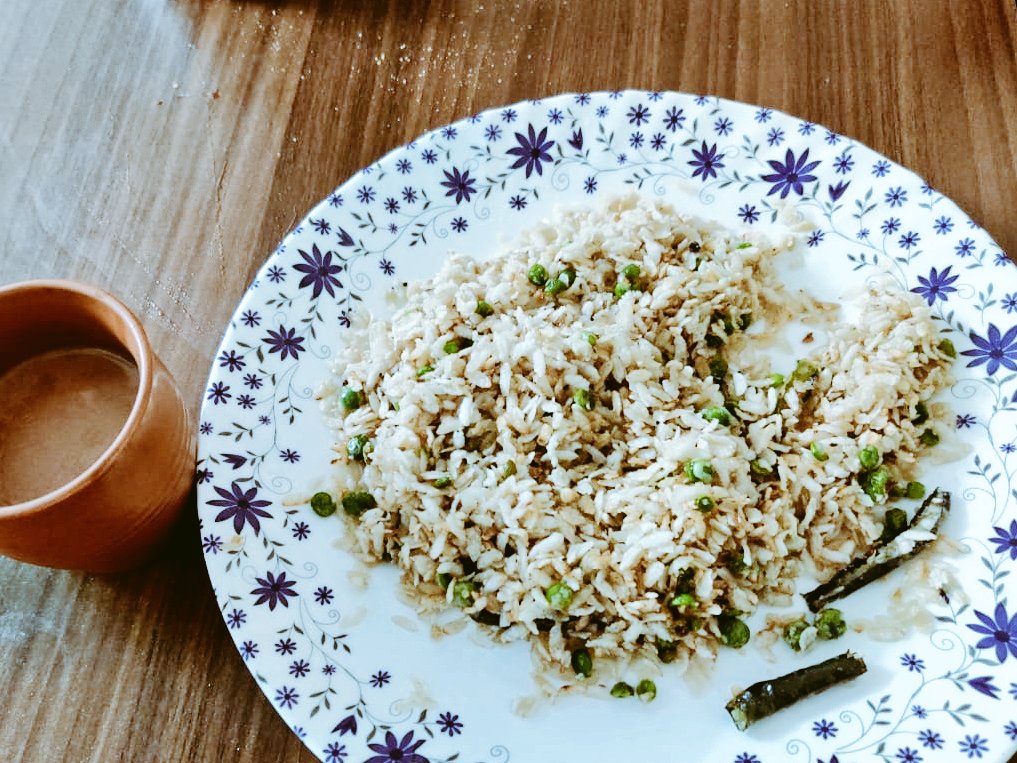 JharkhandiFood's tweet photo. देखिए लिट्टी चोखा है बिहार�� डिश लेकिन हमारे #Jharkhand में भी लिट्टी चोखा के साथ धनिया का चटनी लपेट के खिलाया जाता है।
शाम के नाश्ते में भूना चूड़ा और चाय का तो क्या ही जवाब है!
@FOODRANCHI_
@WeAreRanchi
@prdjharkhand
#JharkhandiFood https://t.co/Bm7MUxdOdw