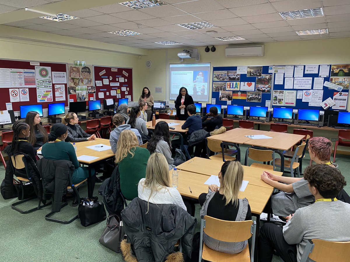CV and Interview workshop with our @LEANEastLondon team today! An excellent opportunity for our sixth formers to develop their knowledge and apply it to their future applications!! #ncwcontinues #inspiringthefuture #teamwoodbridge
