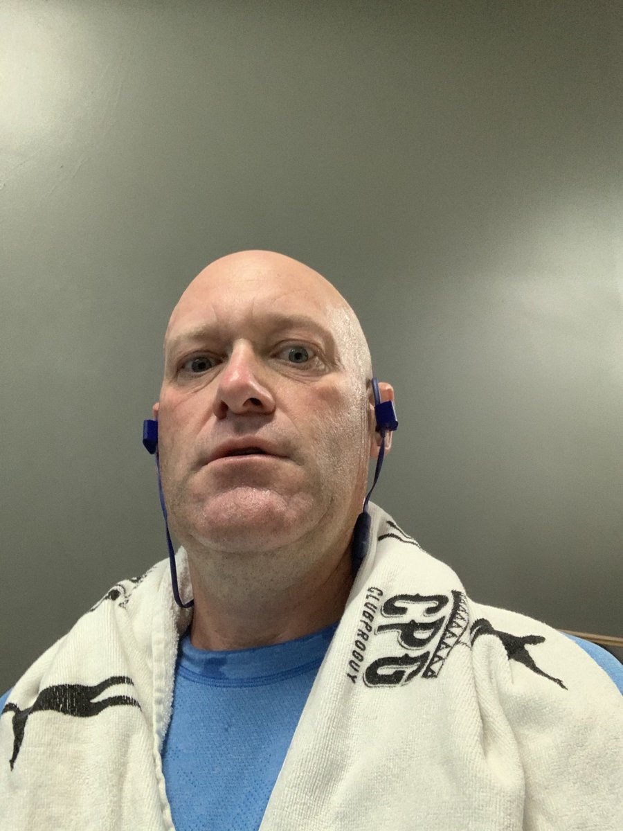 ⁦<a href="/ClubProGuy/">Club Pro Guy</a>⁩ ⁦<a href="/KyleThompsonPGA/">Kyle Thompson</a>⁩ ⁦@kipb14⁩  as I work out this morning with my fine towel from CPG.  I wonder did Miguel ever touch my towel?  Maybe CPG had him fold it and ship it.  CPG is too big time to do that. Does my towel have corona virus. #concernedfan