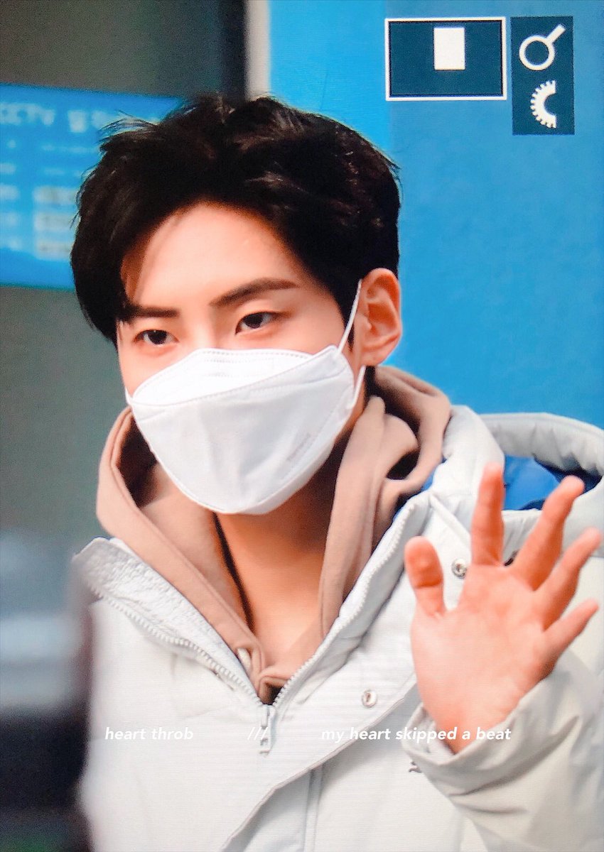 heartthrob68's tweet photo. 200313 #이진혁 #LEEJINHYUK https://t.co/CMfOkrhQ2W