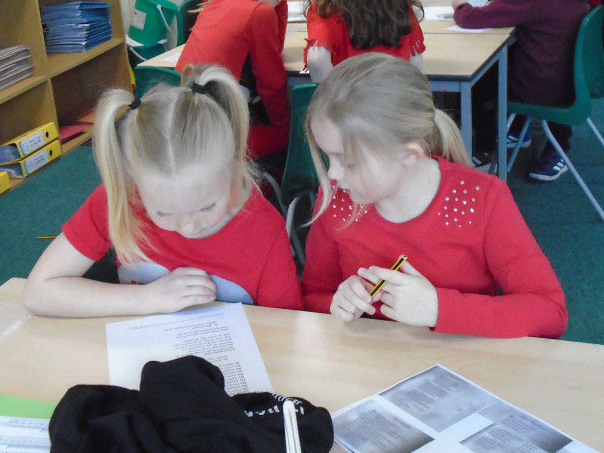 ClaveringTS27's tweet photo. #3JR Great partner work whilst reading wordplay poems. https://t.co/991Zicida2