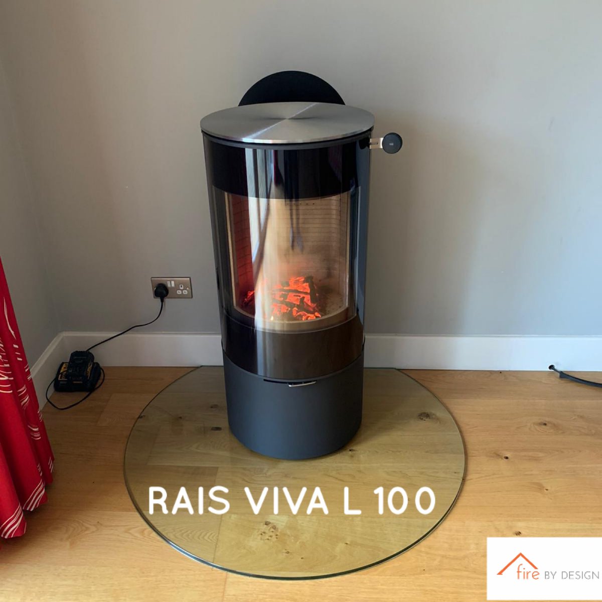 fire_bydesign's tweet image. One of this weeks installations of this Rais Viva L 100 in black with glass door and stainless steel top plate. @RAIS_ArtOfFire #firebydesign #woodburners #logburner