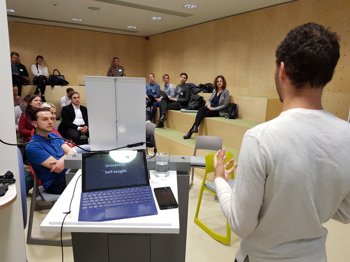 Cluster_IT_MD's tweet image. Sich mit ernsten Situationen auseinandersetzen ist ein Gebot der Stunde. Optimismus hilft dabei. Ausdruck fand dies bei der regen Teilnahme und Debatte auf unserem Event zum Thema #Programmier-Mangel am 11.03. in #Leipzig. Mehr dazu: t1p.de/CMD-CodeCamp