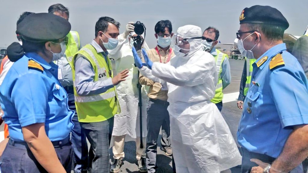 #COVID19
44 Indian citizens evacuated from Iran. Shifted to @indiannavy quarantine facility set up at #Ghatkopar #Mumbai. All required facilities set up by #WesternNavalCommand, #IndianNavy.
@SpokespersonMoD
@MEAIndia
#MoDAgainstCorona
#SayNo2Panic
#SayYes2Precautions