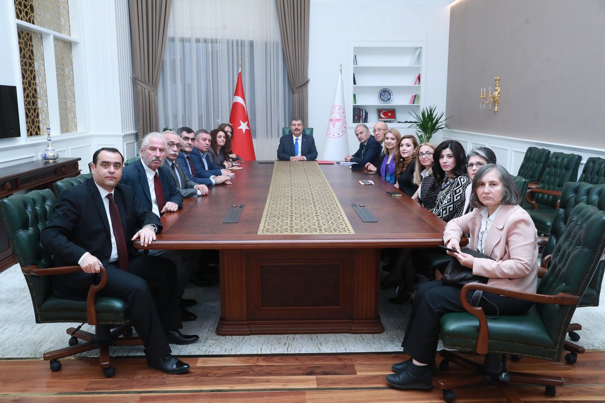 Bakanımız Sayın Dr. Fahrettin Koca, CHP milletvekilleri Sayın Gamze Akkuş İlgezdi ve Sayın Ali Şeker ile Türk Tabipleri Birliği, Türk Dişhekimleri Birliği ve çeşitli meslek örgütlerinin temsilcilerini makamında kabul etti.