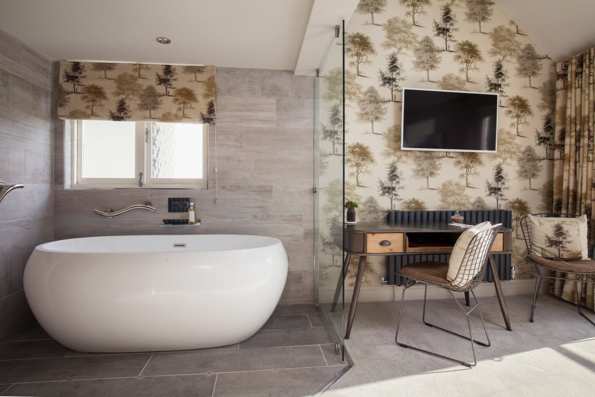 millenddevon's tweet image. We enjoy giving our guests little touches of luxury care and elements of suprise...which is why we have Temple Spa products in all our bathrooms. 

We want you to enjoy every element of your stay with us, even while you're in the shower or bath. 
#bubblebath #dartmoorhotel