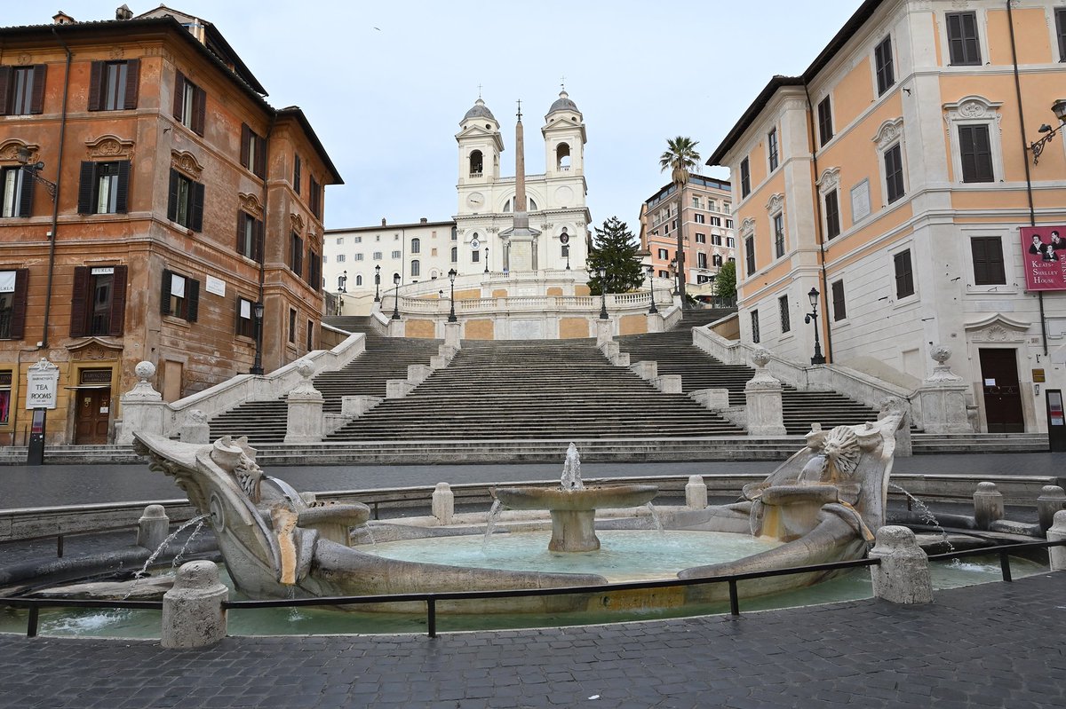 Dear friends
you may think that Italians are melodramatic
few days and the hospitals collapsed 
we love family friends good food art
we initially underestimated the most terrible aspect of the #coronavirus its ferocious spread
learn from our mistakes you are still in time
#Rome