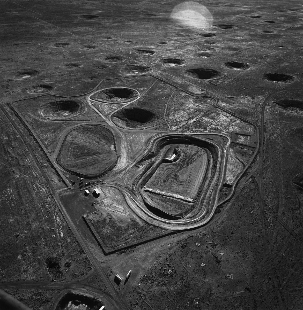 ان أي تجمع في أي مكان ان في الطبيعة اوفي مكان اثري او سياحي يسهل انتشار الوباء الأسود القاتل . لذا علينا ان نمتنع من الرحلات السياحية متمنيا إقفال قصر بيت الدين وقلعة موسى وغيرها من الأماكن العديدة في لبنان حفاظًا على السلامة العامة .نتمنى من وزارة السياحة تعميم رسمي بهذا الصدد