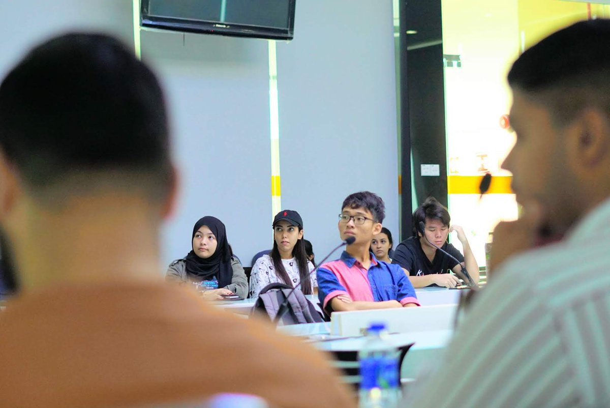 SpeUcsiSc's tweet photo. (3/6)The talk featured the statistical analysis of the Industry in terms of Professionals and Graduates in the Industry followed by various aspects which affect the Industry's progress and how the Industry manages to retain itself through such influences.
#WeAreSPE #SPEUCSI https://t.co/bcVkX3xL6f