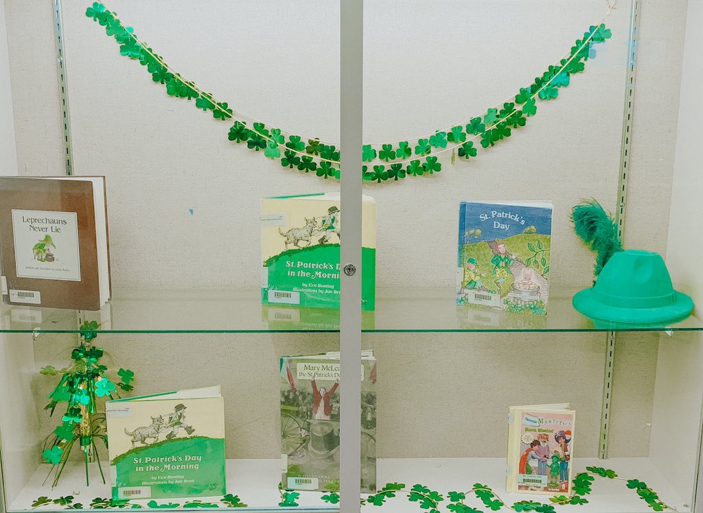 HessElmLibrary's tweet image. When is a leprechauns favorite time to read? Top of the morning! #schk12☘️
