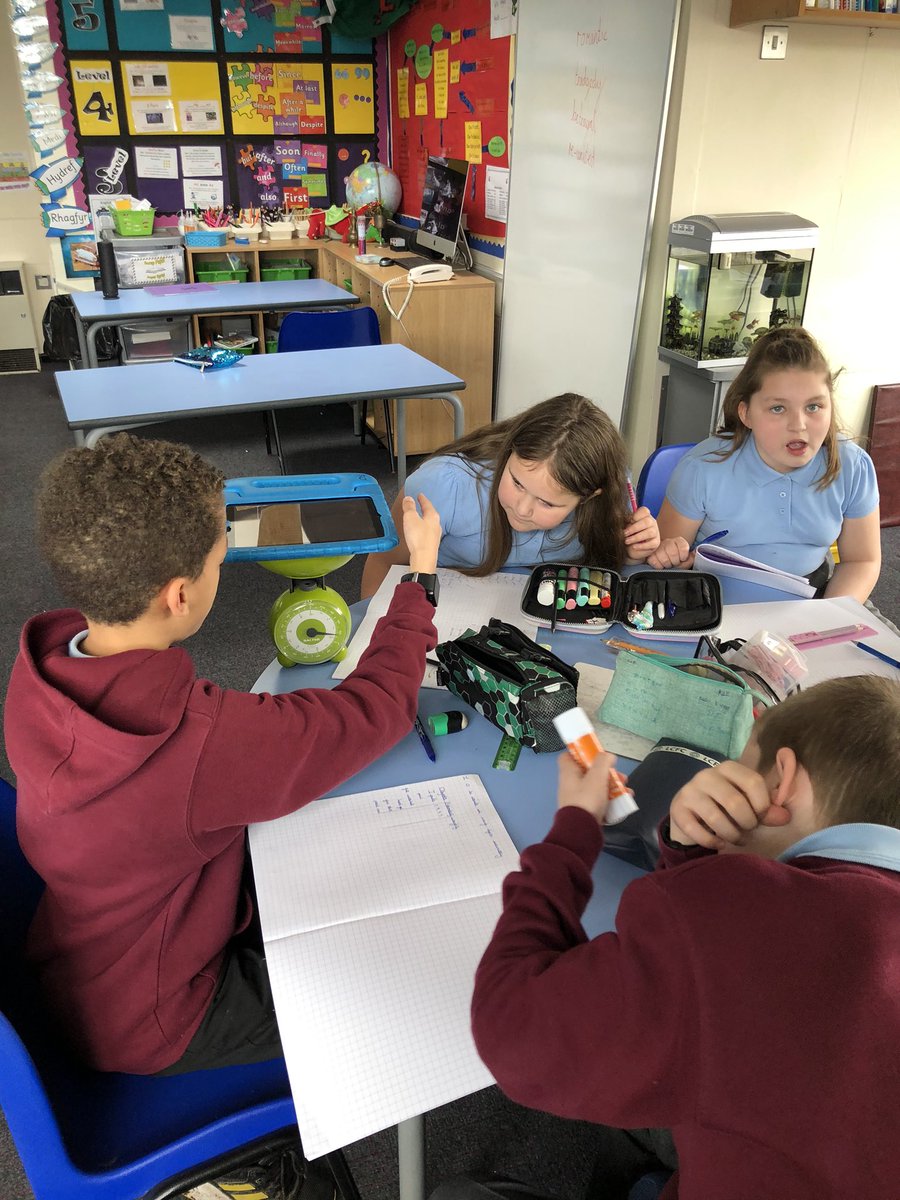 Plasyfelin's tweet photo. Year 5 have been honing their estimating and measuring skills this morning #plapmaths #plapc9 #plapc10 https://t.co/tjYFabvjVZ