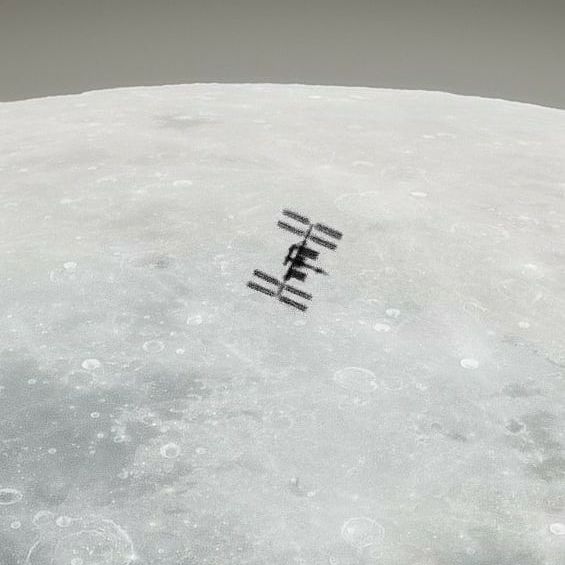wonderofscience's tweet photo. After years of trying photographer Andrew McCarthy has captured this stunning photo of the International Space Station transiting the Moon.

Purchase prints: https://t.co/10LsKOljQ8
Follow Andrew on Instgram: https://t.co/LYVHgwts94 https://t.co/4jyAsNtSrH
