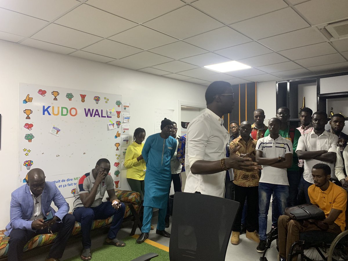 hannafall's tweet image. voyage au cœur de @GroupeSonatel sonatel de nos apprenants de la cohorte 3 de @AcademySonatel l, le pôle digital et le data center nous ouvrent leurs portes , aujourd’hui on sort le nez des ordis, les codes vont attendre 🤩🤩 , team ODC💪💪 #kebetu ##codingforbetterlife