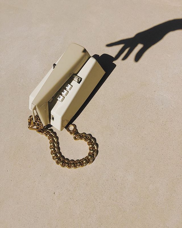 oraclefox's tweet photo. Hotline bling 📞 💫 https://t.co/DJqd8eJhgz https://t.co/RkdCZGTmdr