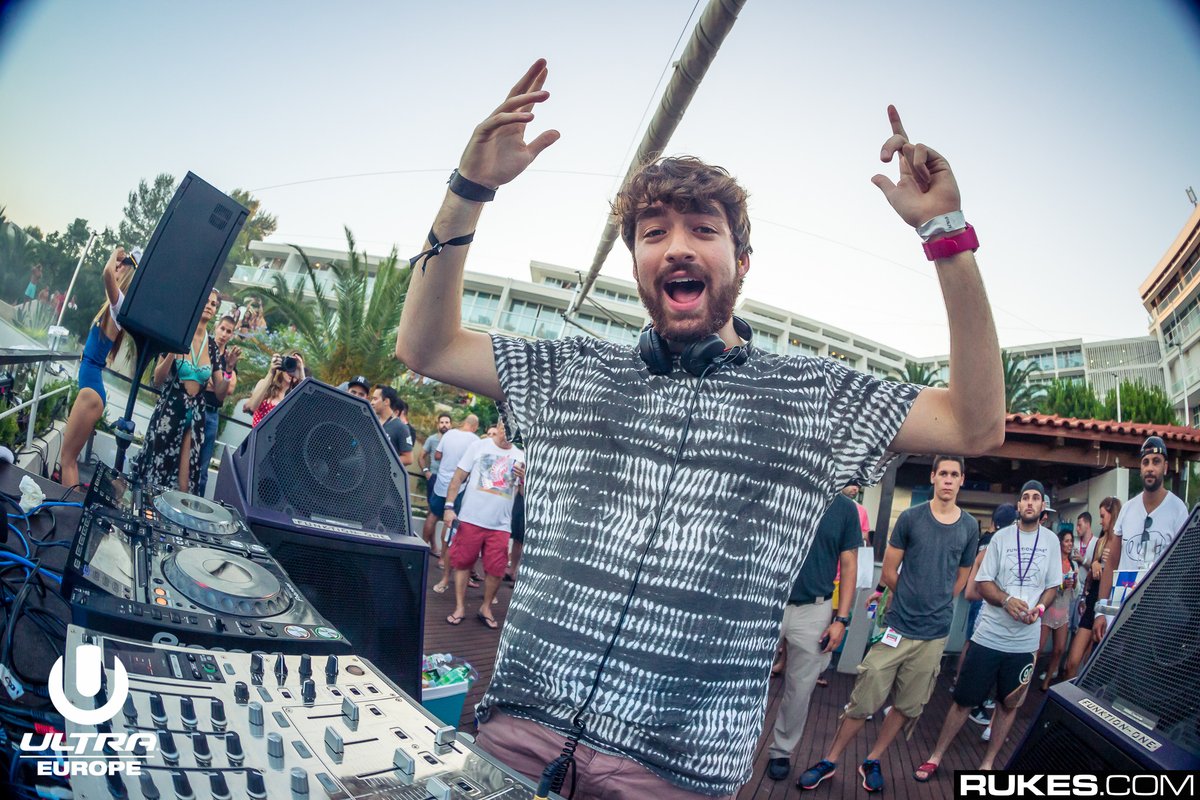 NEWS 🚨
<a href="/OliverHeldens/">Oliver Heldens 🕺🏻🙌✨/💹🧲</a> prépare son premier album studio. La sortie est prévue pour la fin d’année ou le début d’année prochaine 👀
Plus d'infos 👉 bit.ly/3cQYmeT