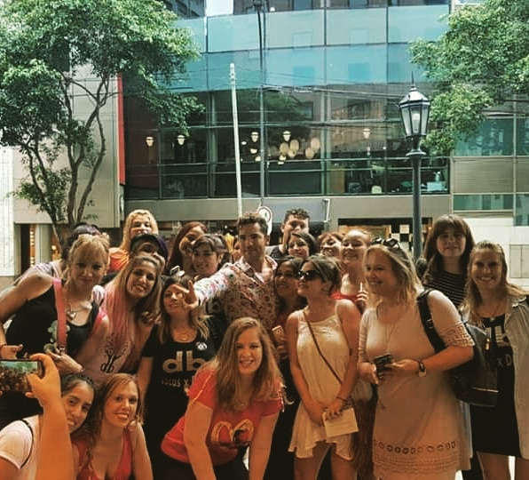 ArnaldoRomina's tweet photo. @fanclubdbfrance @davidbisbal @NRJhitmusiconly @CoullierProd #buenosdias,Mi querido rey👑Tus #fans de #Francia te esperan en el próximo
#19junio a las 20 horas
Desde 🇦🇷 esperando tu #giramundial #entusplanes Esperando #fechas para nuestro país !! Te extrañamos mucho rey! La #familiabisbalera de 🇦🇷
Esperando estar #entusplanes este #2020db https://t.co/OahrL8chGe