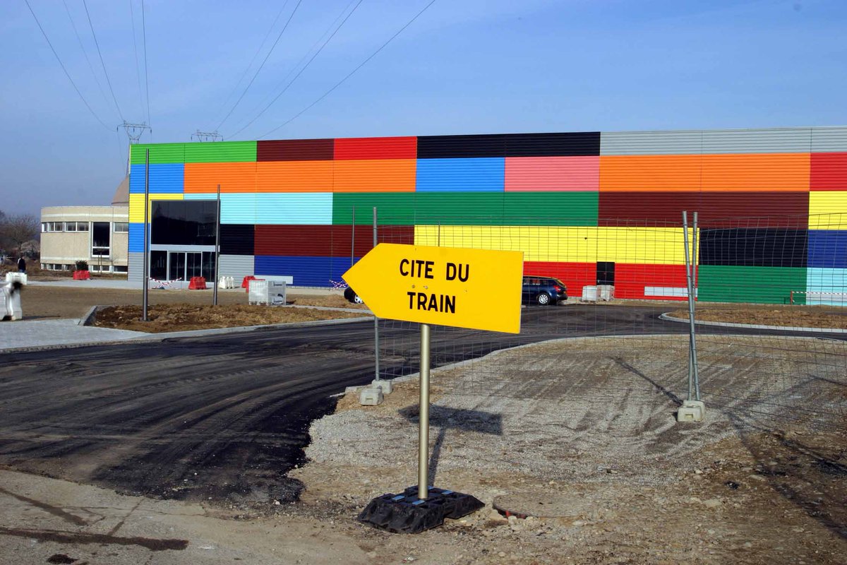 MirvillePhil's tweet photo. Il y a 15 ans.... Le 11 mars 2005 le musée du chemin de fer de Mulhouse ouvrait ses portes après un an de travaux : il devenait la Cité du Train ! Désormais plus grand musée ferroviaire européen il à accueilli 1.4 millions de visiteurs. @stephrism https://t.co/pcFkkc1tjc