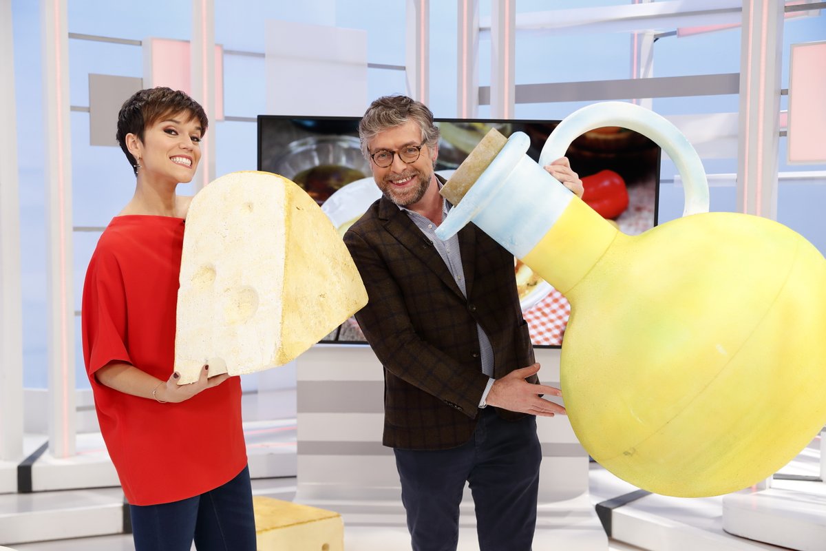 Está claro que no todas las grasas son iguales, pero ¿sabes cuáles son mejores para nuestra salud? ¿Por qué nos resultan tan sabrosas? Este domingo nos lo cuenta el doctor <a href="/drguerrazcona/">Gonzalo Guerra</a> en #SaberVivirTVE  🥑 rtve.es/television/sab… <a href="/rtve/">RTVE</a> <a href="/la2_tve/">La 2</a> <a href="/TWCMED/">CMED</a>