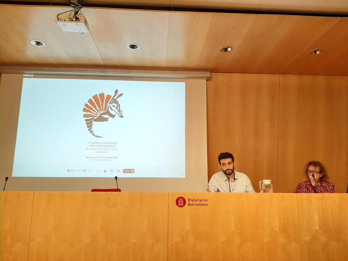 MartaFdezJurjo's tweet image. Mercè Saumell de l'@institutteatre ens presenta i contextualitza el projecte d'investigació #GREGA: el desafiament del cos (accionisme i performance), presentada per Víctor Bobadilla de la UAB, al III Congrés d’investigació i pràctiques escèniques dins del @festivalMUTIS
#MUTISXI