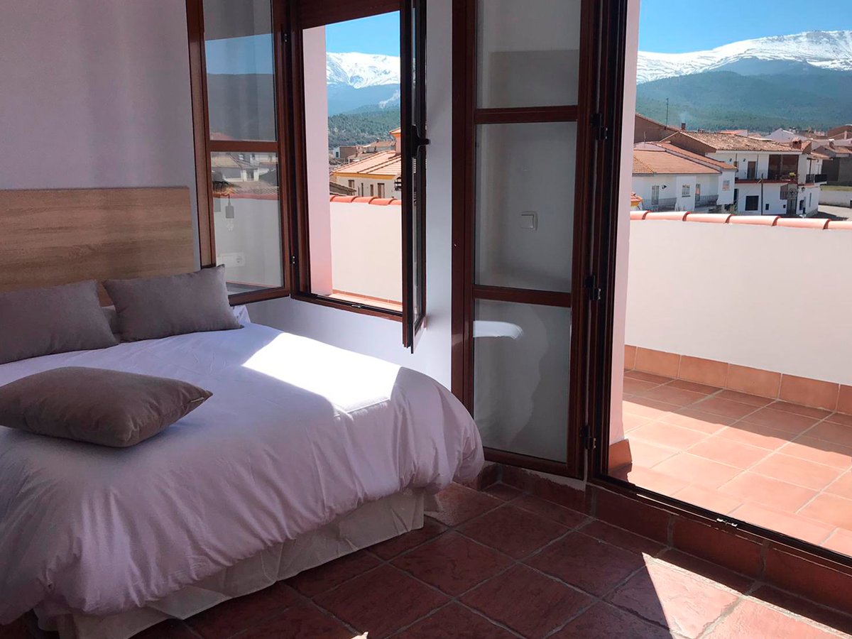 HotelPiconSN's tweet photo. Estamos deseando que descubras todos los rincones y servicios de @HotelPiconSN para que vivas momentos inolvidables 🏔😍 

A partir de este jueves, podrás disfrutar de vistas como estas desde nuestras habitaciones 👇 https://t.co/v6gzT96TKo