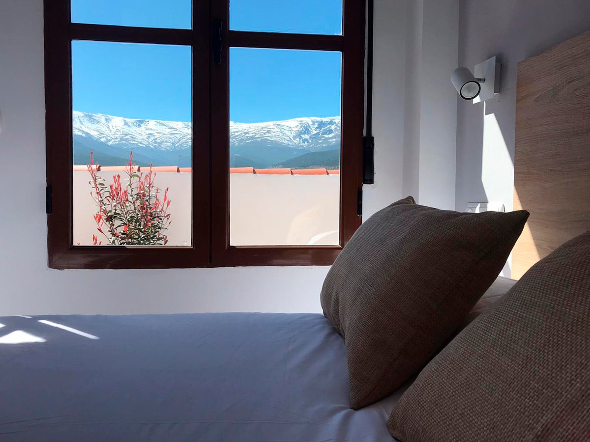 HotelPiconSN's tweet photo. Estamos deseando que descubras todos los rincones y servicios de @HotelPiconSN para que vivas momentos inolvidables 🏔😍 

A partir de este jueves, podrás disfrutar de vistas como estas desde nuestras habitaciones 👇 https://t.co/v6gzT96TKo