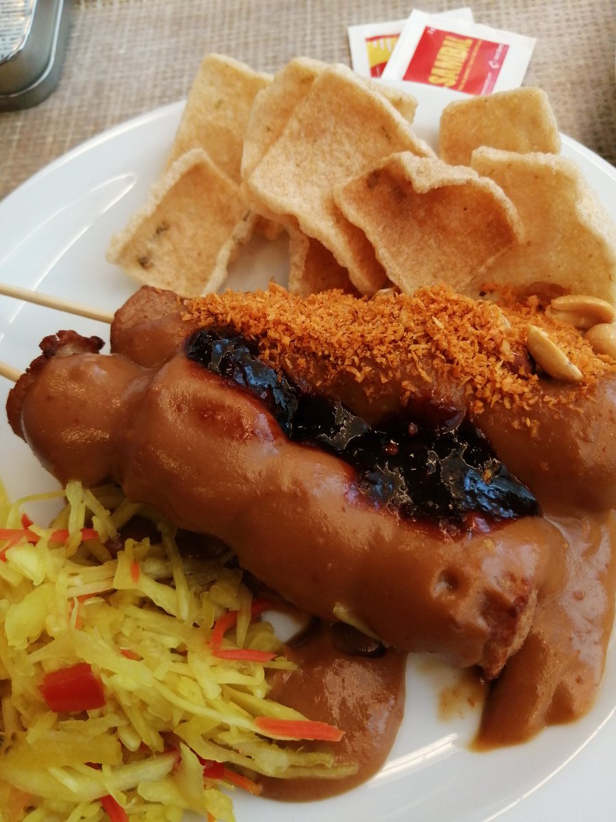TanteJin's tweet photo. Het kรกn slechter in de #kantine...
#lunch #vegetarisch #vega #sate #sateh https://t.co/JFn1zzusQP