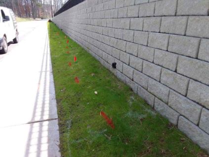 UndergroundDet's tweet photo. Might want to be careful digging in the grass! 
#electric #underground #utilities #utilitylocating #subsurface #trenching #digging #subsurfaceutilityengineering #sue #groundpenetratingradar #gpr #drilling https://t.co/eSyB1wUG34