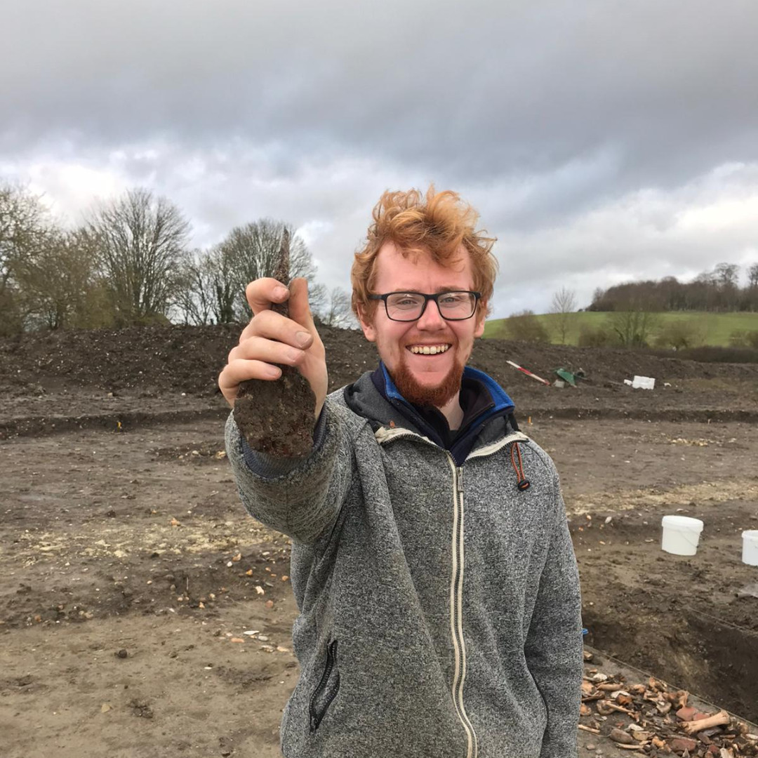 TheDigVenturers's tweet photo. A Roman spoon!
First a knife, then a colander, and now a spoon?! Looks like our dig at @earth_trust may be about to unearth a full set of Roman kitchen utensils... no wonder it's causing such a stir ๐๐จโ๐ณ๐ฅ
#EarthTrustDig https://t.co/QKrXTo4NT0