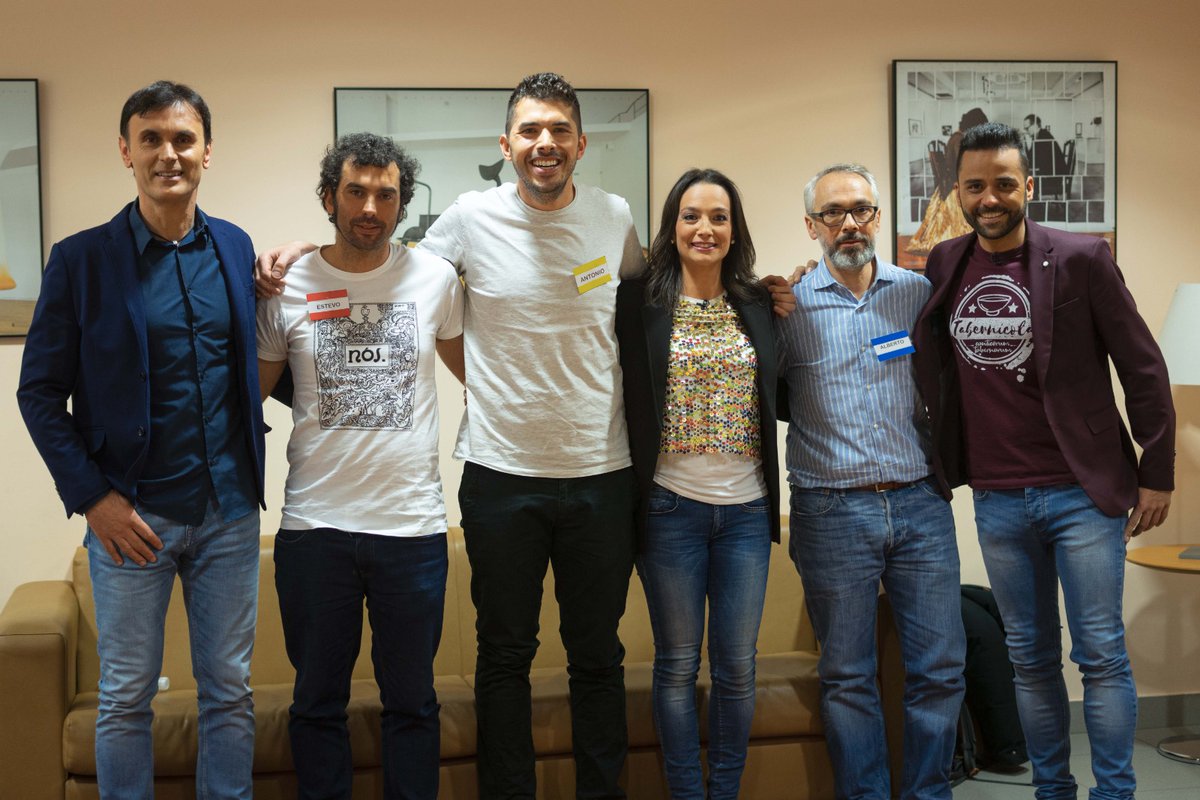 JorgeMiraUSC's tweet photo. A emisión do programa 500 do #ComaunAllo, hoxe ás 15:45 na @TVGalicia, promete ser do máis intensa!
Enfróntanse os 3 campións que chegaron ao máximo de 50 programas ⭐️
Cal deles será o vencedor? 🏆 https://t.co/kciyl9h324