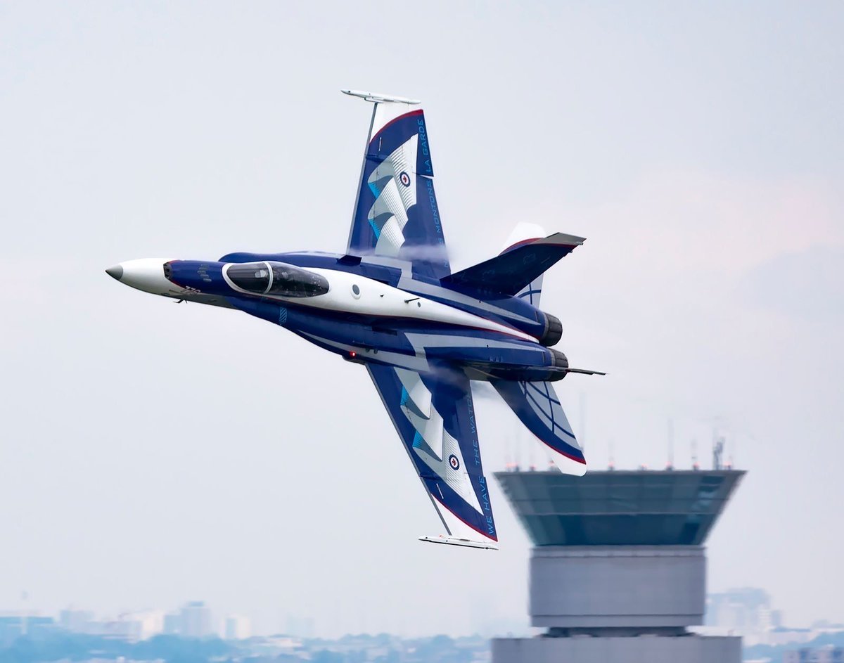 CF18Demo's tweet photo. Tower: Hornet 1, cleared left
Hornet 1: 🤙
📷 David Brook
#cf18demo #rcaf #norad #norad60 #wehavethewatch @RCAF_ARC @NORADCommand https://t.co/iE6RWwJQcx