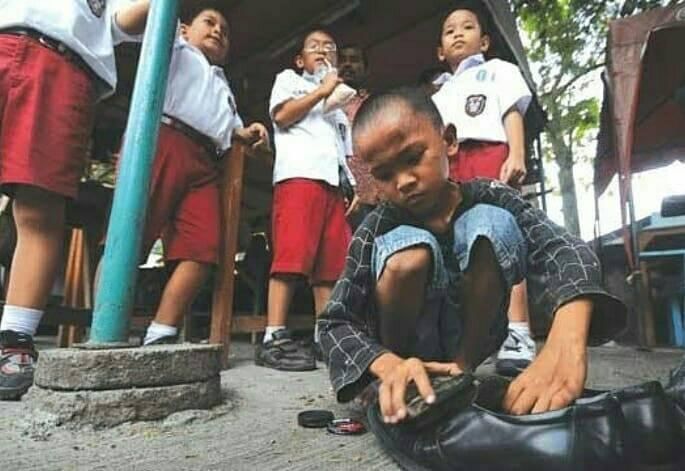 farizindallah's tweet photo. Jadi gimana, sudah ngeluh apa aja hari ini? https://t.co/JkrsyfNIdF
