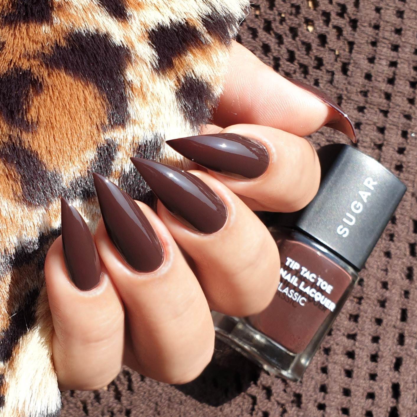 SUGAR Cosmetics - Adorn your tips with bronze shimmer :star2:like  @truefashionholic! Swipe on this deep rustic glaze, ( 074) Beauty With  Bronze, from #Newlaunched Tip Tac Toe Nail Lacquer Collection- The Arabian