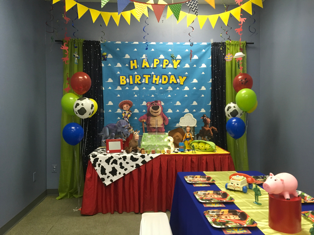 "There's a 🐍in my 👢!" Wishing a very happy 3rd birthday to Prince Israel! We enjoyed hosting for you and we hope that you and your guests had a great time!