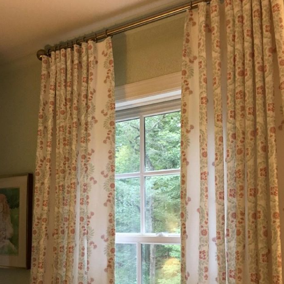 WindowTailors's tweet photo. How to extend the life of your drapes?
The answer is, line your window treatments.
Although, it may add an extra expense but it is worth investing in. Lining can prevent the damage caused by sun and can easily add years to the age of your gorgeous draperies.

#windowtreatments https://t.co/nw8dtMahYx
