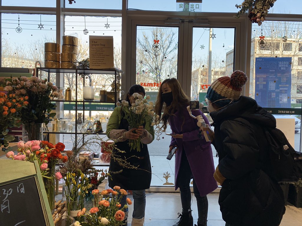 JD_Corporate's tweet photo. Caroline from China Plus America takes a close look at #JD #7FRESH to understand best practice management of fresh food during #COVID19 https://t.co/N7ZyqMiolH https://t.co/fZhVFwDL1k