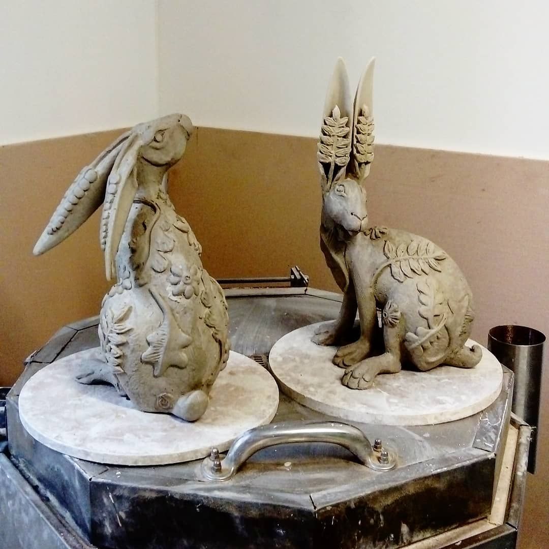 MakersWales's tweet image. #makersmaking 
#Hares by @janbeenyceramic 

#madmarchhares #makerswales #ceramicart #animalceramics #janbeeny #madeinwales #cardiff #ceramics #welshceramics