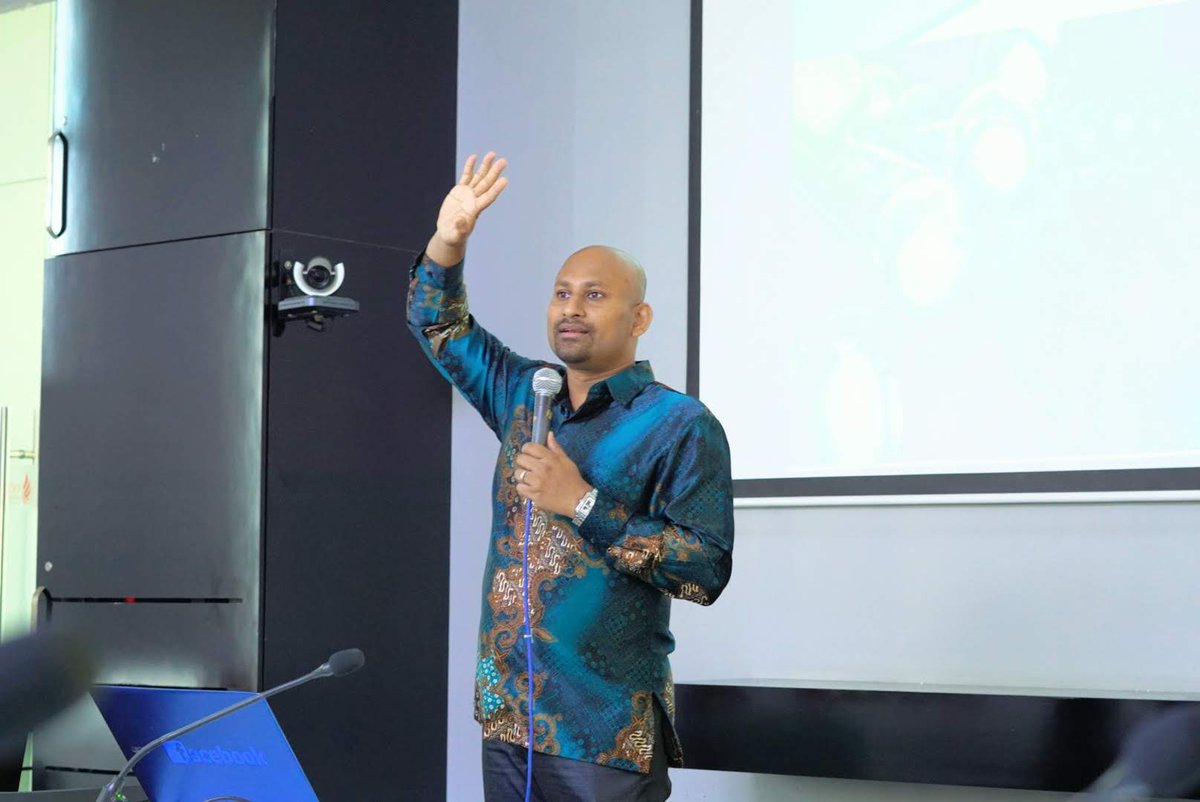 SpeUcsiSc's tweet photo. (1/6)"Oil and Gas will always meet the world energy demands and it can diminish only in such a case when the whole world agrees to go back in the Stone Age" - Anwarudin Saidu Mohamed (6th March 2020, UCSI University)
#WeAreSPE #SPEKl #Oilandgas #Future https://t.co/pO8cETk78a