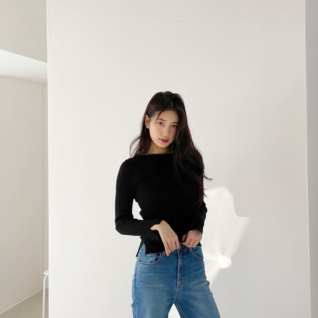 SIWOLAE_941010's tweet image. 200311 숲스타그램 업데이트

#수지 #SUZY #배수지 #BAESUZY #게스 #GUESS