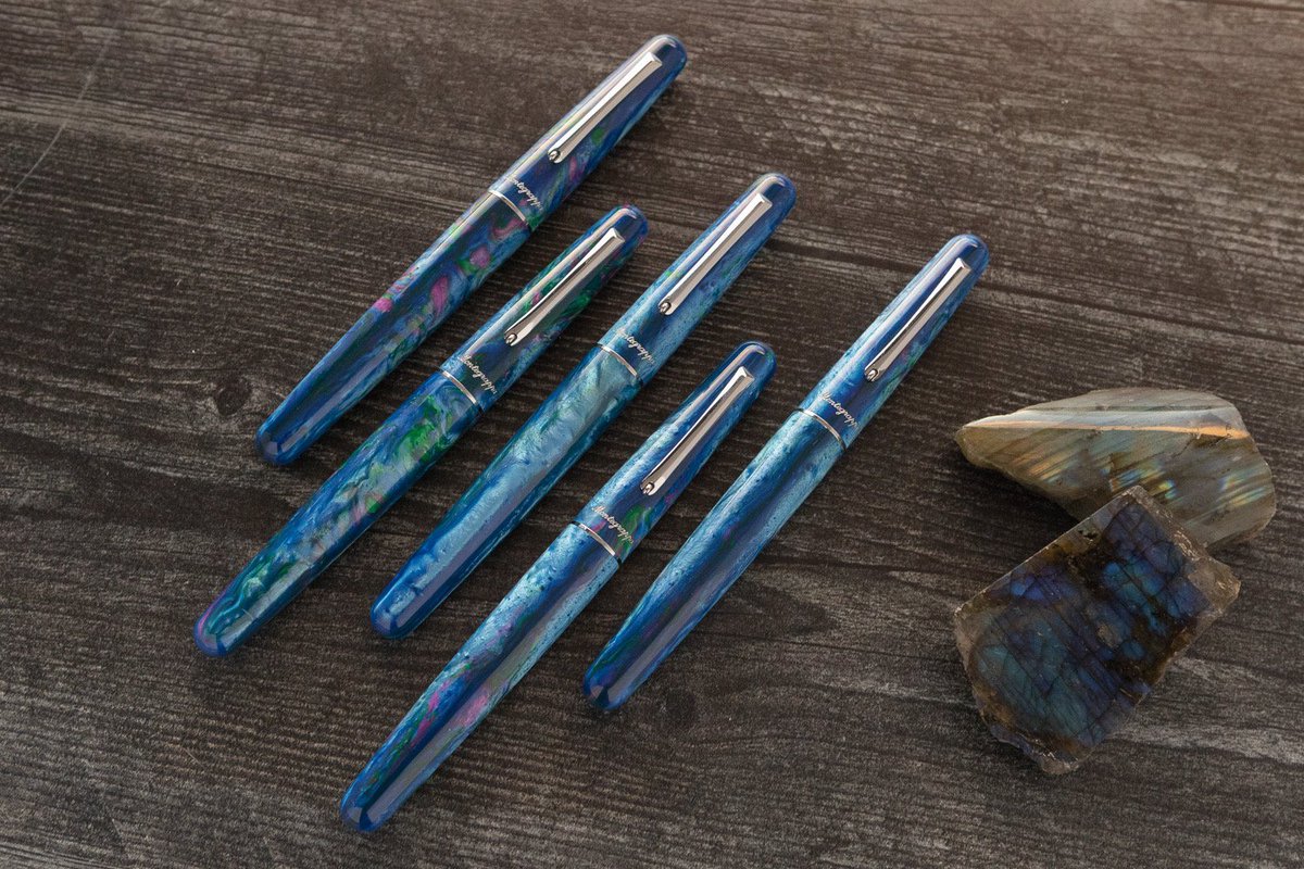 The #Montegrappa Elmo Fantasy Bloom Blue Cross Gentian #Collection consists of a #Rollerball, #Ballpoint and #FountainPen. This collection is currently 10% off Along with all other Montegrappa products.

penshop.co.uk/montegrappa/pe…

#sale