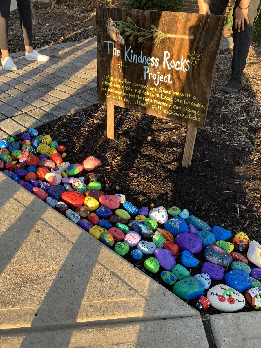 TeamIntegrity5's tweet photo. @ICKindnessRocks The beginning of IC Kindness Rocks Club @SASD_IC #kindnessrocks #ICrocks #SASD @IndianValley_EF https://t.co/Ohkit0Bvzv